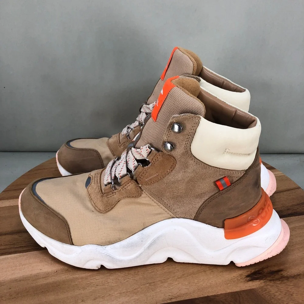 Sorel Kinetic RNEGD Sport Boots Womens Size 10 Tan Orange Waterproof NL4400-253